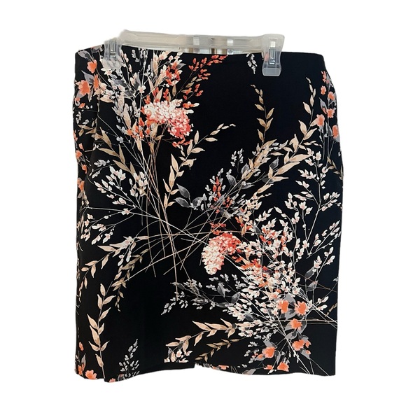 Talbots Dresses & Skirts - A Talbots floral skirt in size 16